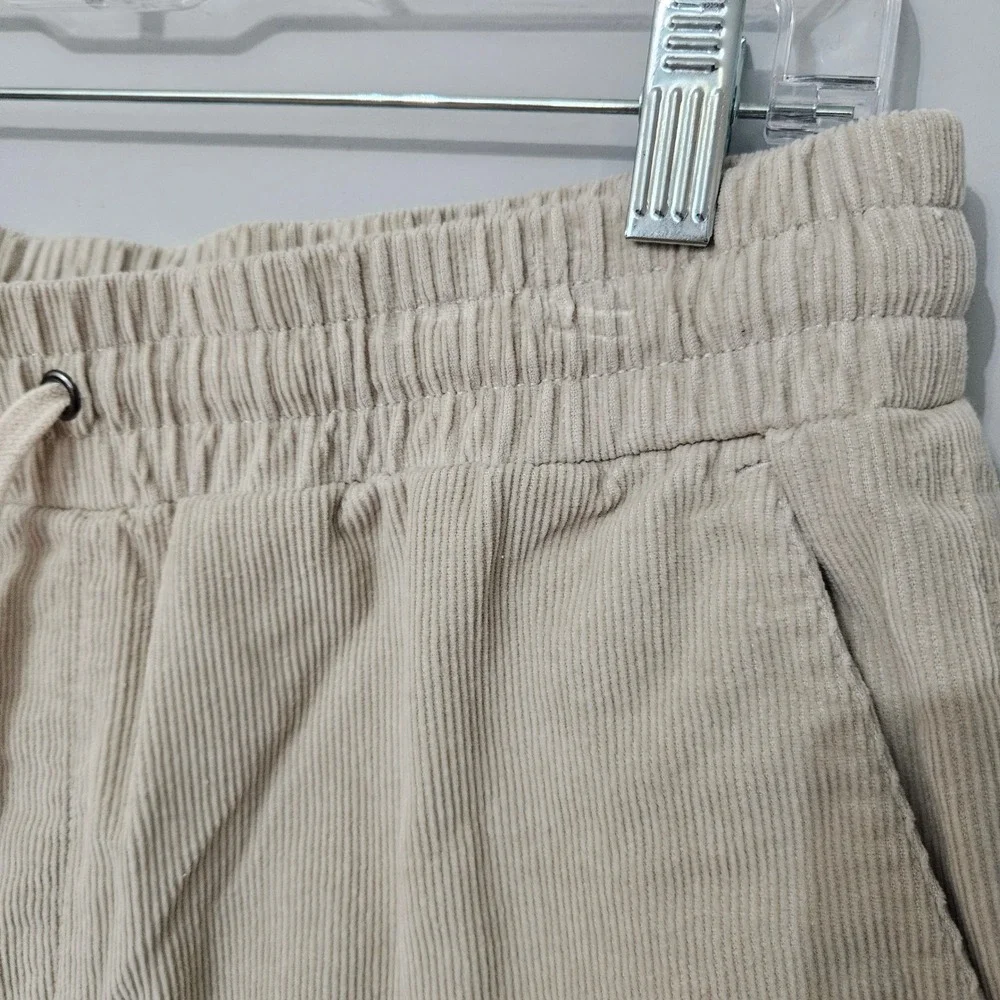 Criquet Mens Tan Corduroy Elastic Waist Drawstring Shorts Size Medium Khaki 7in